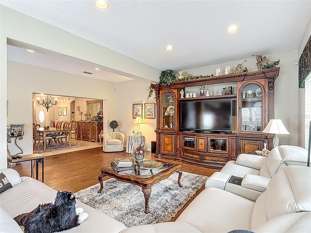 352 HAMRICK DRIVE, Kissimmee, FL 34759