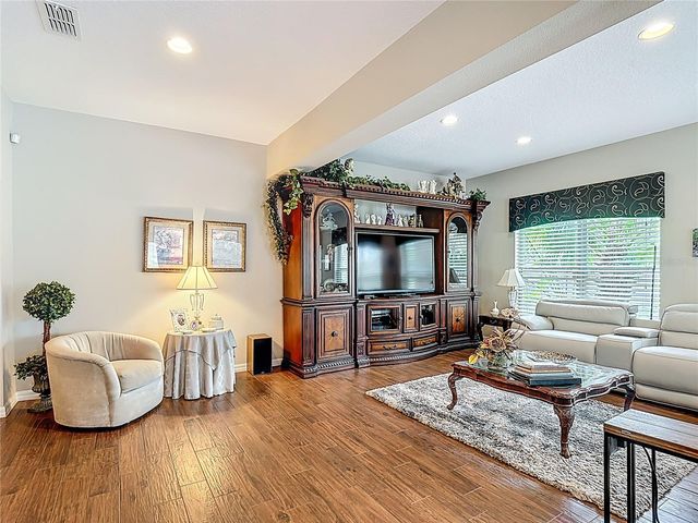 352 HAMRICK DRIVE, Kissimmee, FL 34759