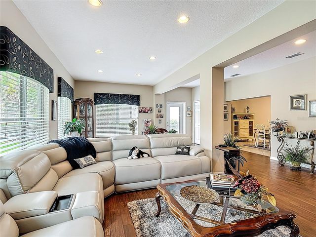 352 HAMRICK DRIVE, Kissimmee, FL 34759