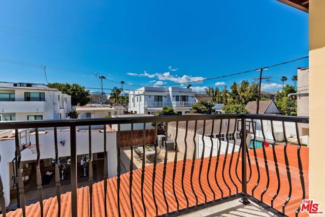 1471 S Crest Drive, Los Angeles, CA 90035