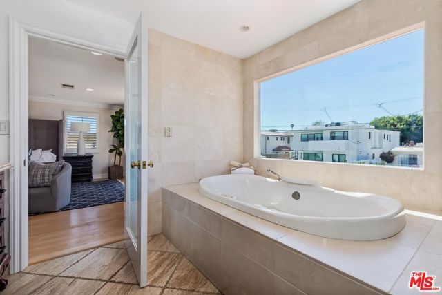 1471 S Crest Drive, Los Angeles, CA 90035