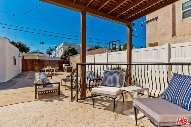 1471 S Crest Drive, Los Angeles, CA 90035