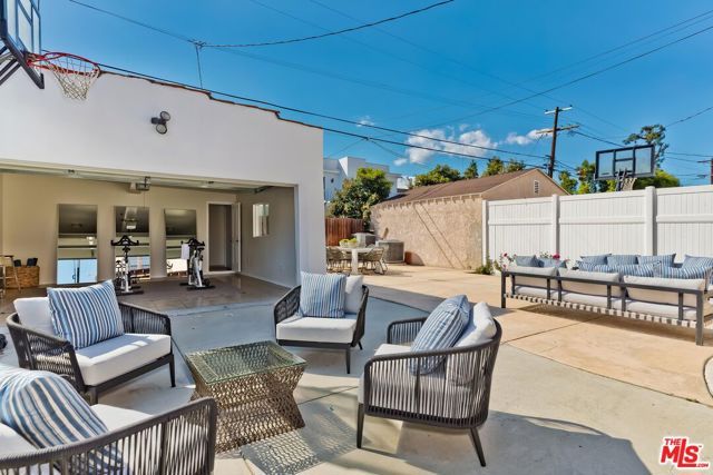 1471 S Crest Drive, Los Angeles, CA 90035