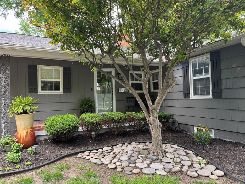 4200 W 71ST Street, Prairie Village, KS 66208