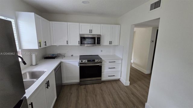 391 Ivy Lane 1, Weston, FL 33326