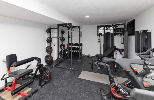 503 SE Alba Place, West Des Moines, IA 50265