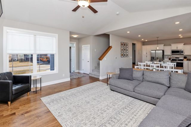 503 SE Alba Place, West Des Moines, IA 50265