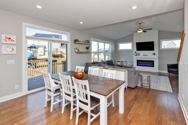 503 SE Alba Place, West Des Moines, IA 50265