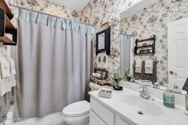 20 Windy Reef Court, Barnegat, NJ 08005