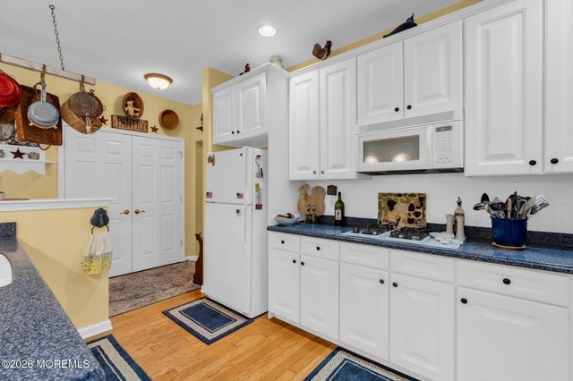 20 Windy Reef Court, Barnegat, NJ 08005