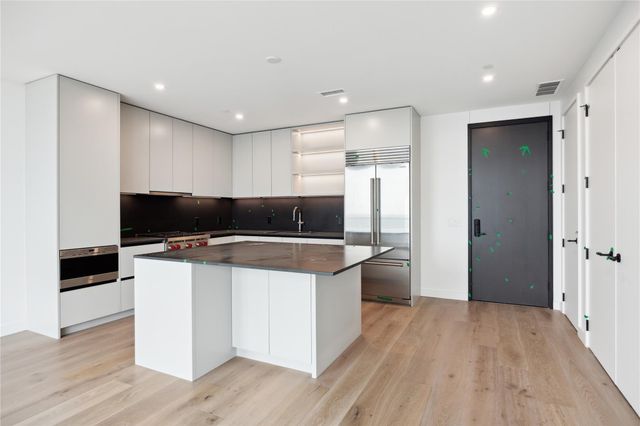 610 Davis ST 3602, Austin, TX 78701