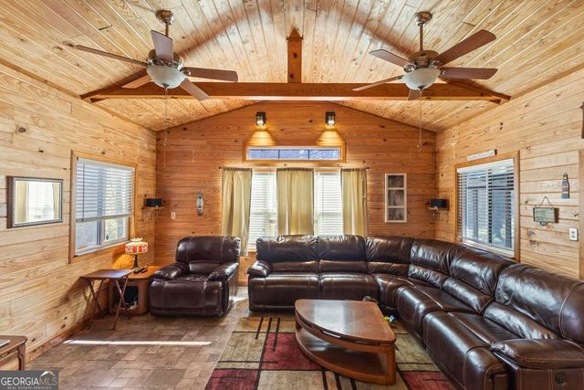 505 Round Pond Road, Lafayette, GA 30728