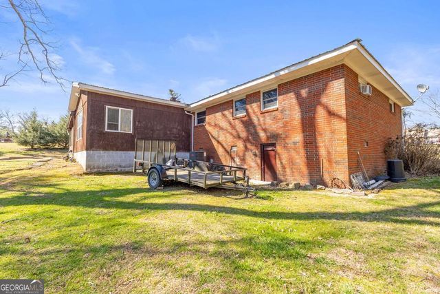 505 Round Pond Road, Lafayette, GA 30728