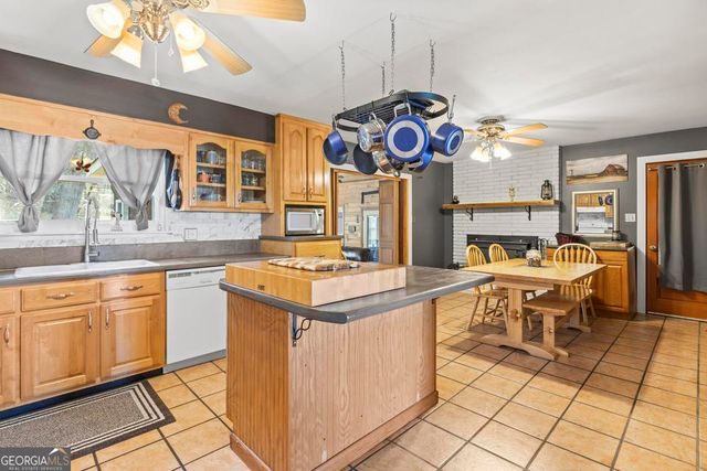 505 Round Pond Road, Lafayette, GA 30728