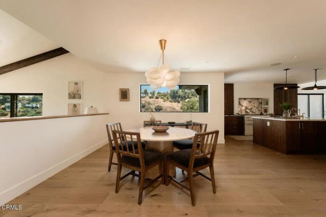 3250 Coldwater Canyon Avenue, Los Angeles, CA 91604