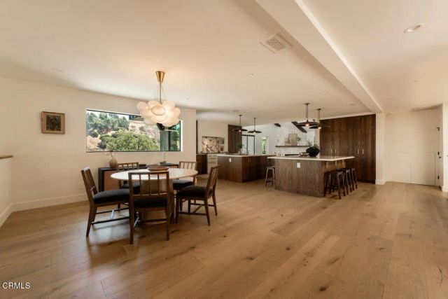 3250 Coldwater Canyon Avenue, Los Angeles, CA 91604