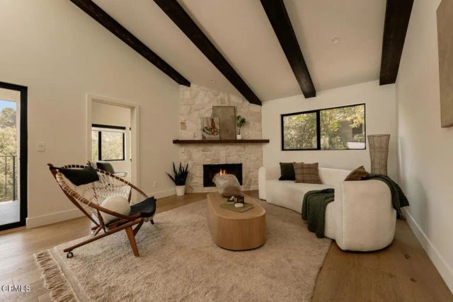 3250 Coldwater Canyon Avenue, Los Angeles, CA 91604