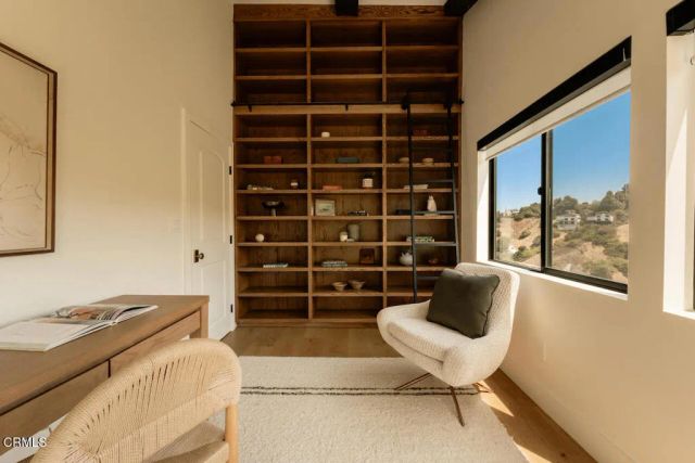 3250 Coldwater Canyon Avenue, Los Angeles, CA 91604