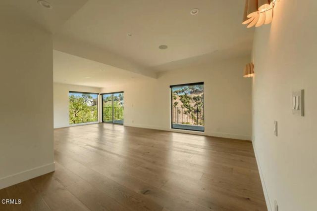 3250 Coldwater Canyon Avenue, Los Angeles, CA 91604