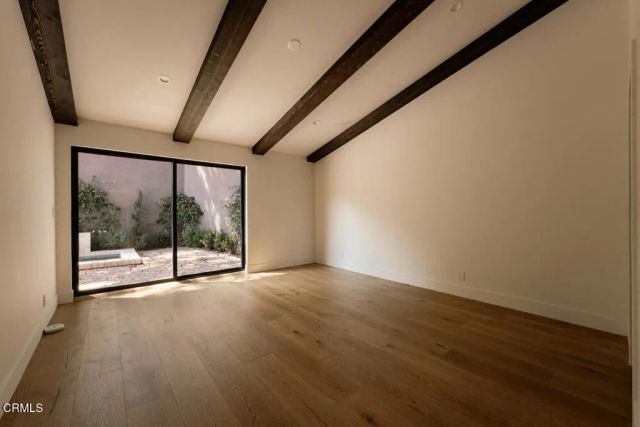 3250 Coldwater Canyon Avenue, Los Angeles, CA 91604
