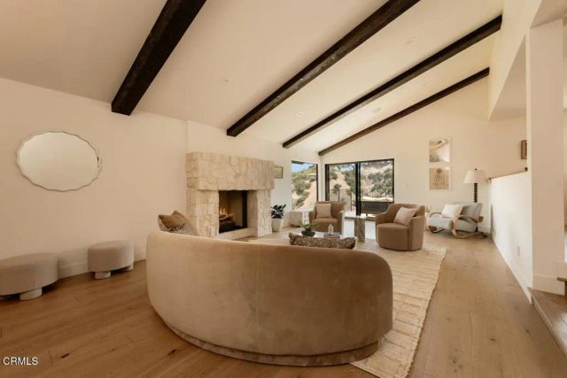 3250 Coldwater Canyon Avenue, Los Angeles, CA 91604
