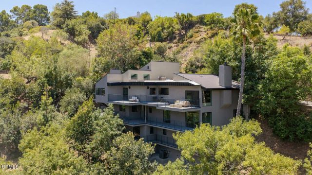 3250 Coldwater Canyon Avenue, Los Angeles, CA 91604