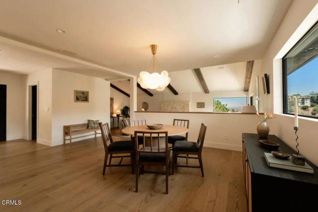 3250 Coldwater Canyon Avenue, Los Angeles, CA 91604