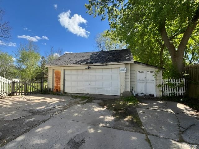 109 Cogshall Street, Holly Village, MI 48442