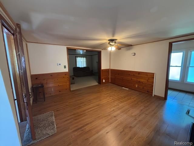 109 Cogshall Street, Holly Village, MI 48442