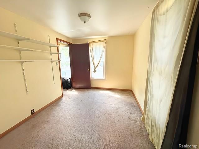 109 Cogshall Street, Holly Village, MI 48442