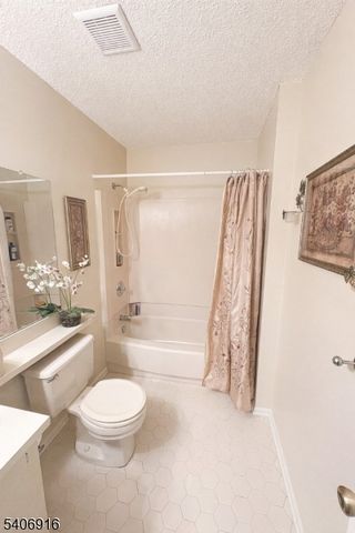 84 Robertson Way, Lincoln Park Boro, NJ 07035