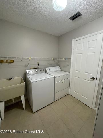 215 Driskell Street NE, Palm Bay, FL 32907