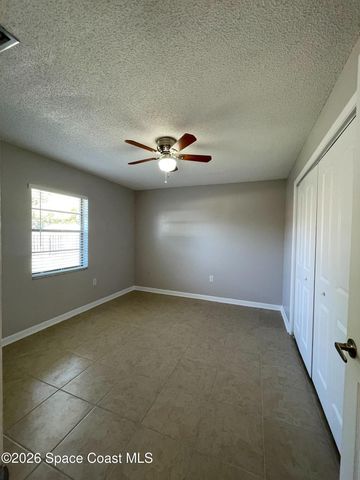 215 Driskell Street NE, Palm Bay, FL 32907