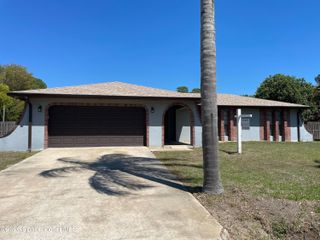 215 Driskell Street NE, Palm Bay, FL 32907