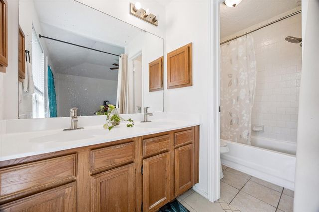 11526 Villa Heights Drive, Houston, TX 77066