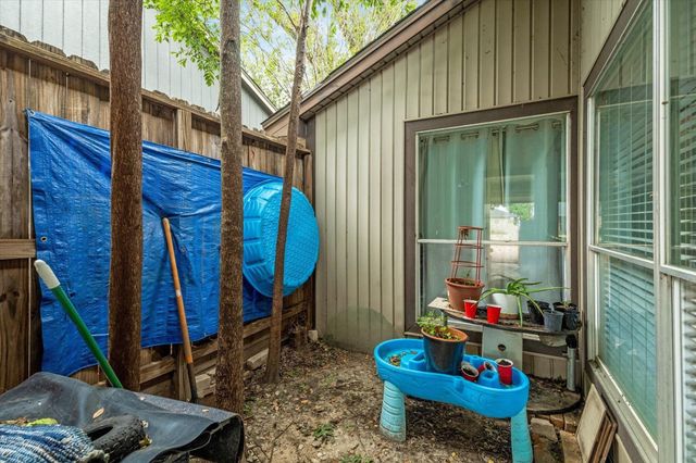 11526 Villa Heights Drive, Houston, TX 77066