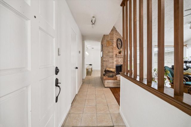 11526 Villa Heights Drive, Houston, TX 77066