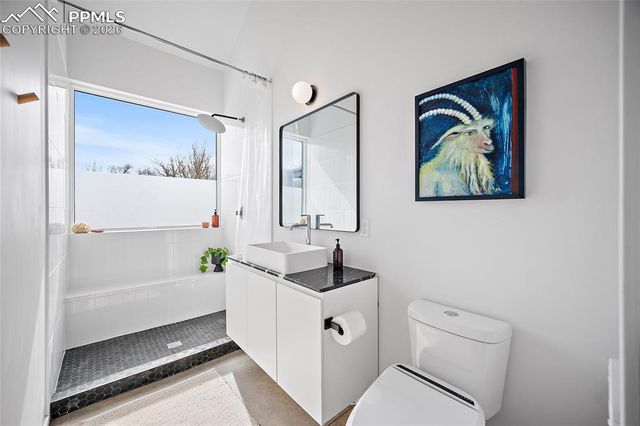 3328 W Bijou Street, Colorado Springs, CO 80904