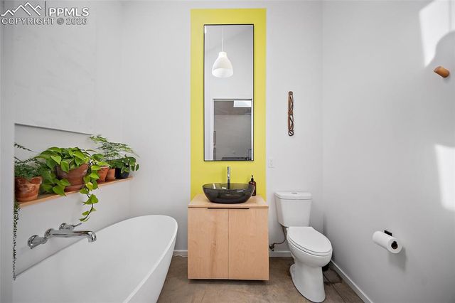 3328 W Bijou Street, Colorado Springs, CO 80904