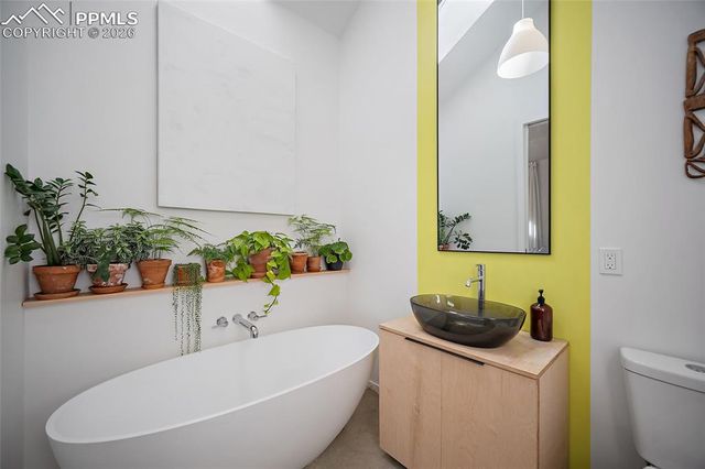 3328 W Bijou Street, Colorado Springs, CO 80904