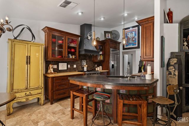 5109 Ursa Court, Bakersfield, CA 93306