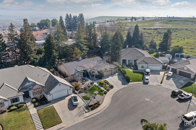 5109 Ursa Court, Bakersfield, CA 93306
