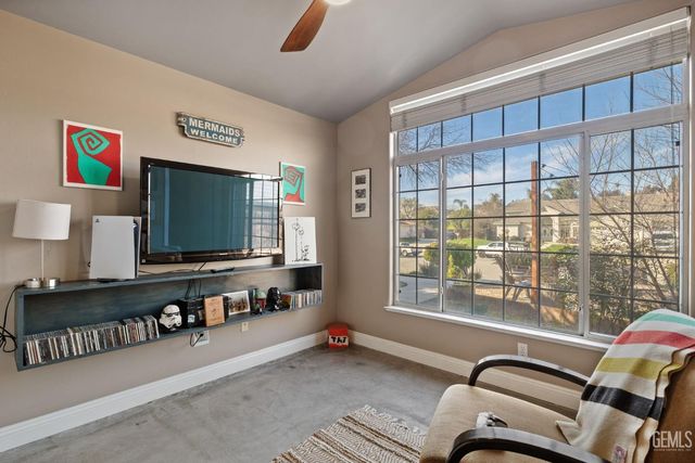 5109 Ursa Court, Bakersfield, CA 93306