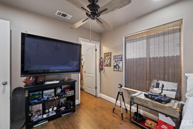 5109 Ursa Court, Bakersfield, CA 93306