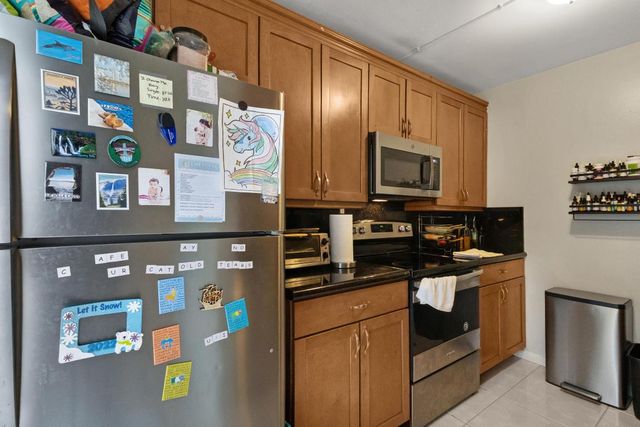 245 Charter Way, West Palm Beach, FL 33407