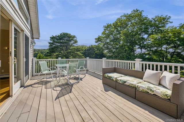 155 2nd Avenue, Peconic, NY 11958