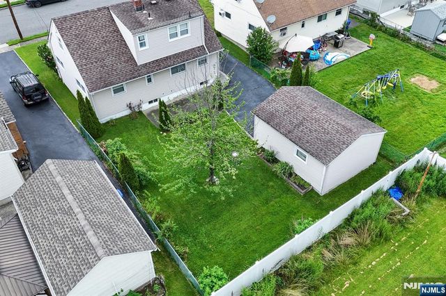 105 Greene Avenue, Totowa, NJ 07512