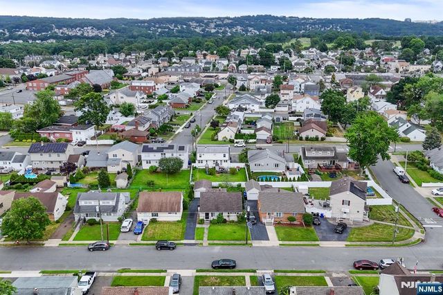 105 Greene Avenue, Totowa, NJ 07512
