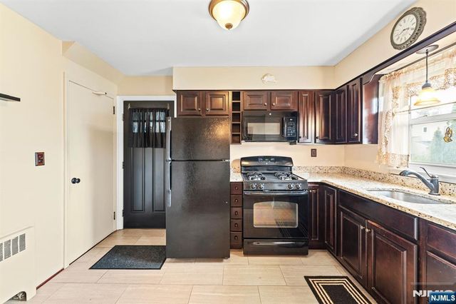105 Greene Avenue, Totowa, NJ 07512