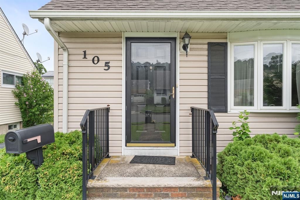 105 Greene Avenue, Totowa, NJ 07512